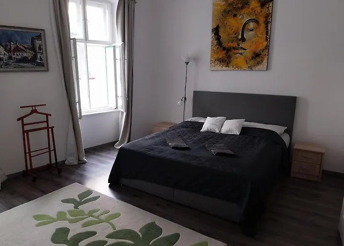 Anna Apartman